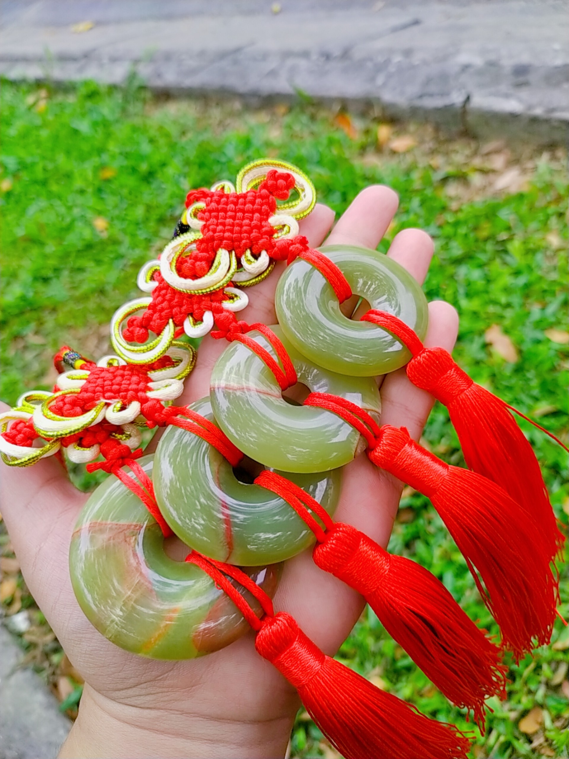 Dây treo xe ô tô đồng tiền đá ngọc may mắn