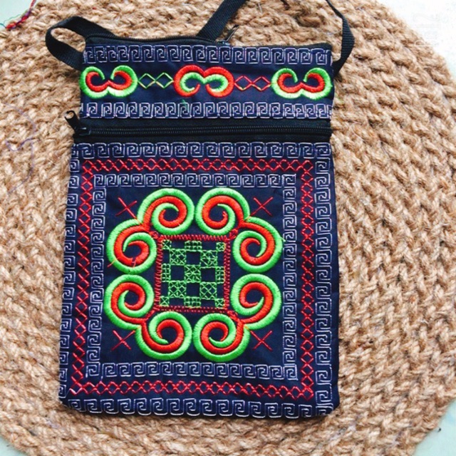 Túi thổ cẩm đựng điện thoại ( có dây đeo chéo )