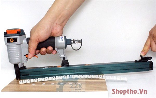 Máy bắn nở nhựa ốc cam XAGD108