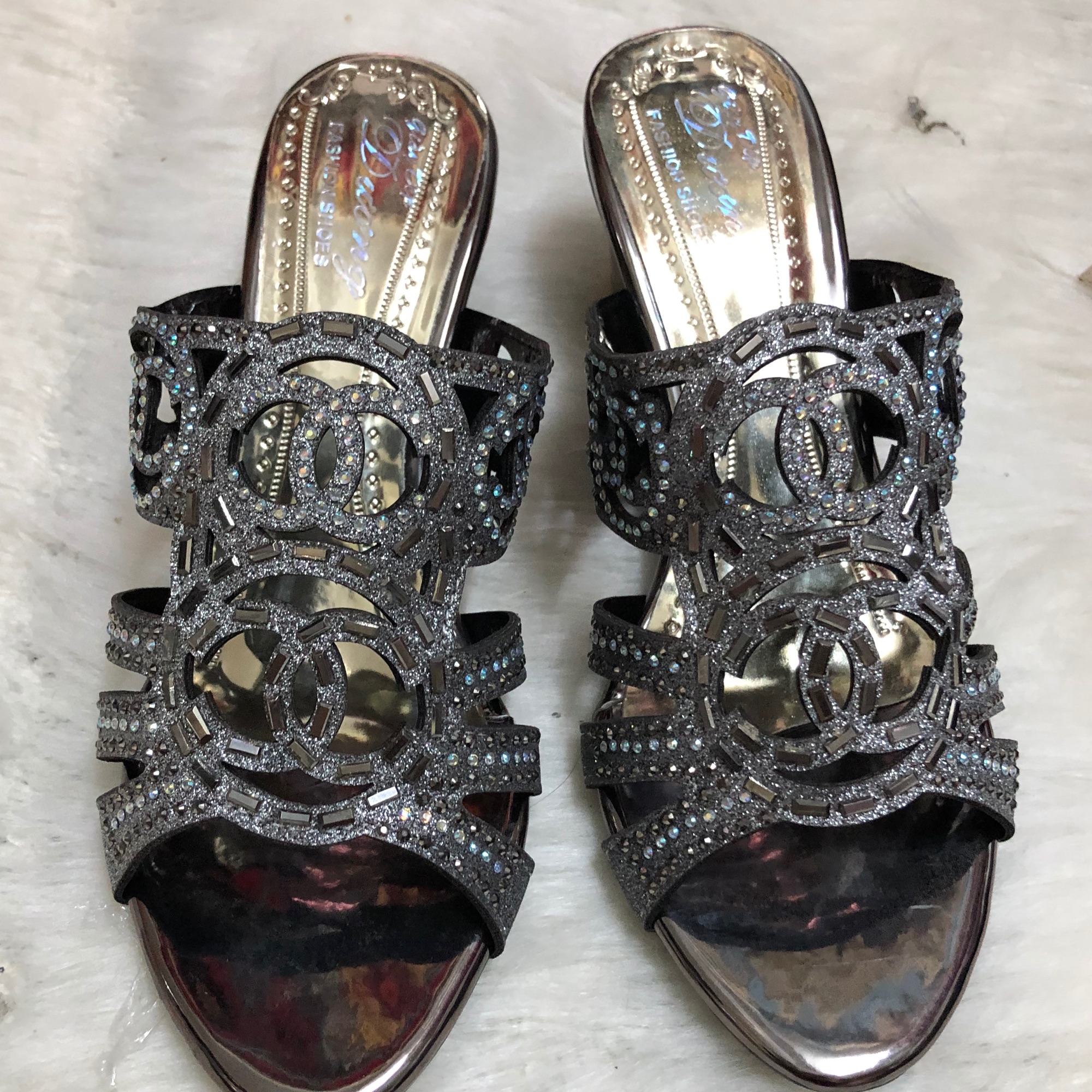 Guốc số lớn big size 38-42 gót 4-5p có nhiều mẫu