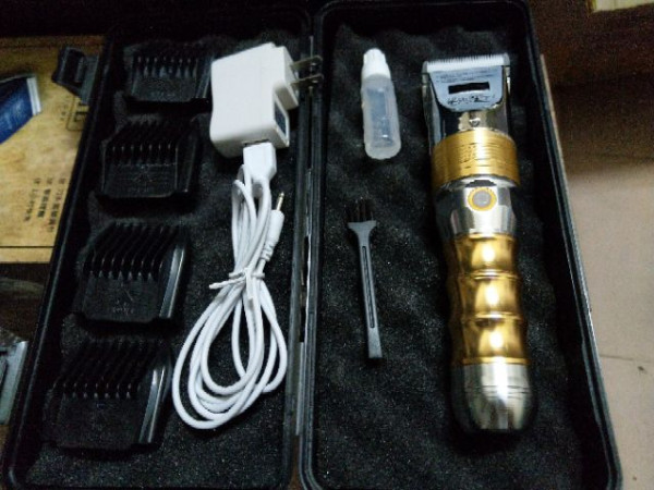 Pin tông đơ B60 dung lượng 5000mah