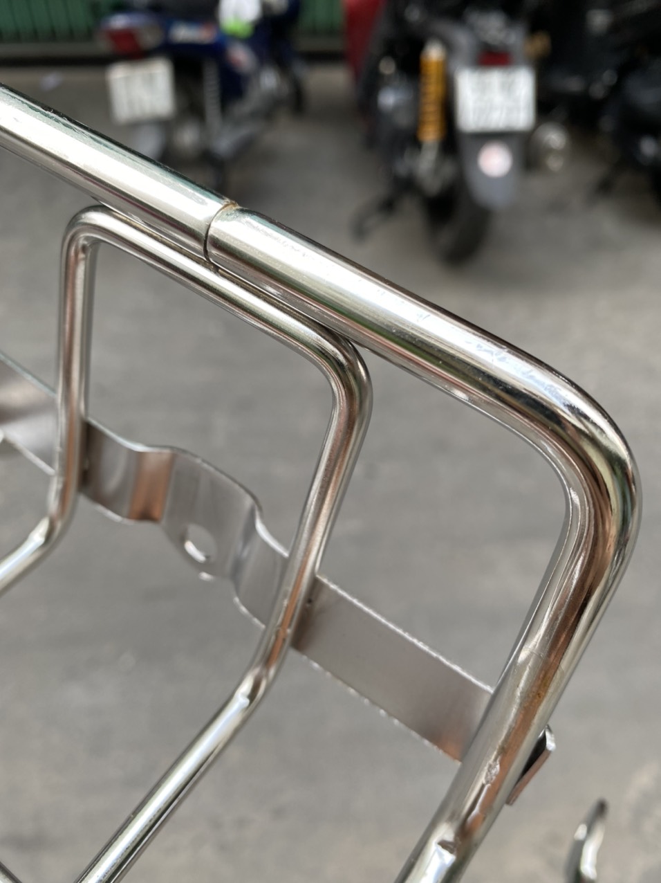 BAGA MŨI TRƯỚC XE DREAM INOX 10LY