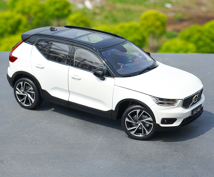 [HCM]Mô hình xe Volvo XC40 tỉ lệ 1/18