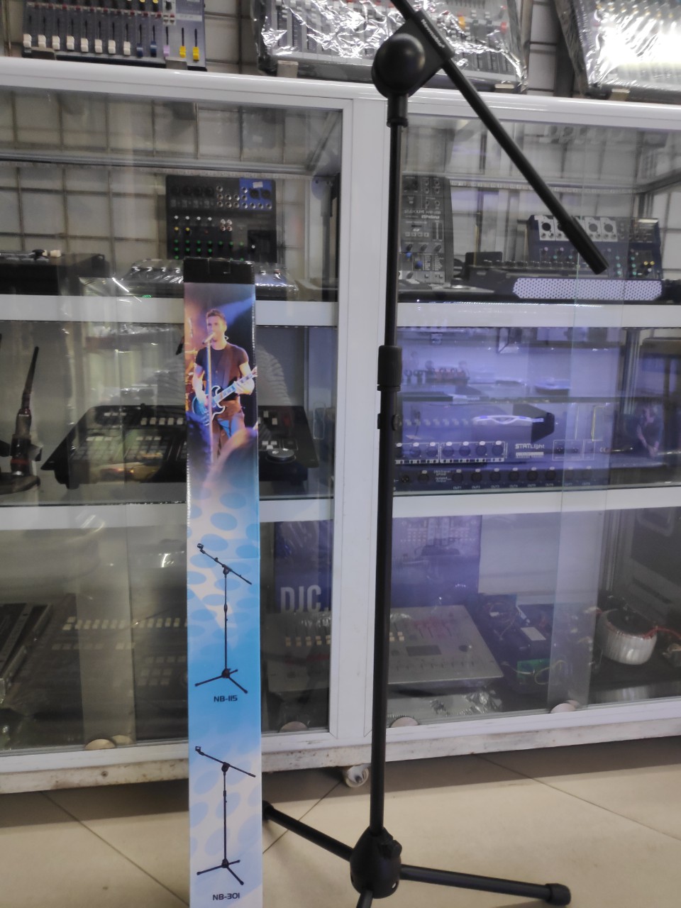 Chân micro Đứng NB300