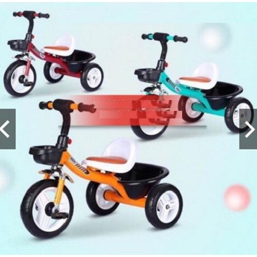XE ĐẠP BA BÁNH CÓ GIỎ + BÌNH NƯỚC SAU XE
