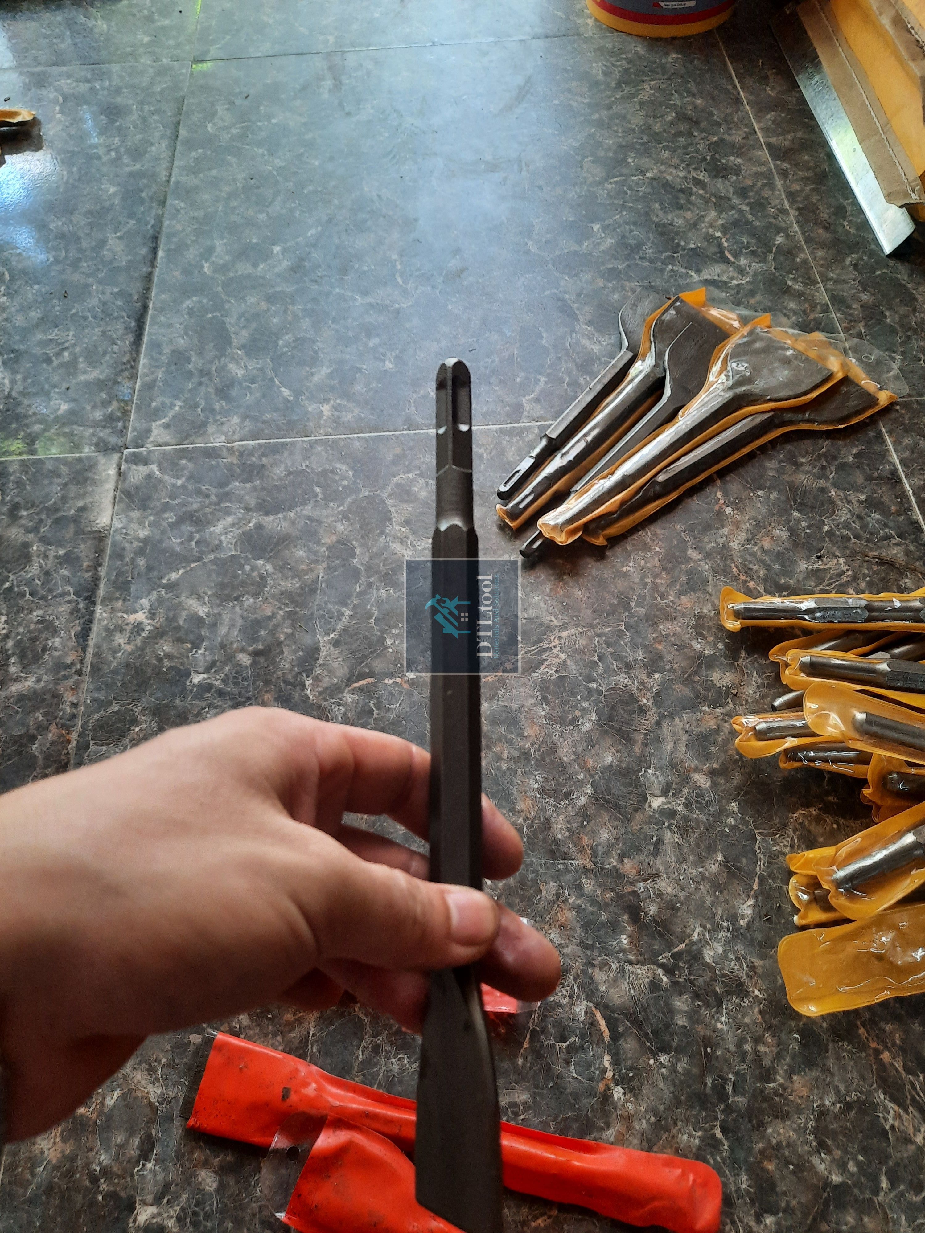 4 - 5cm flat concrete chisel. Concrete chisel, Mortar Board, floor tiles chisel, floor sheeting mortar