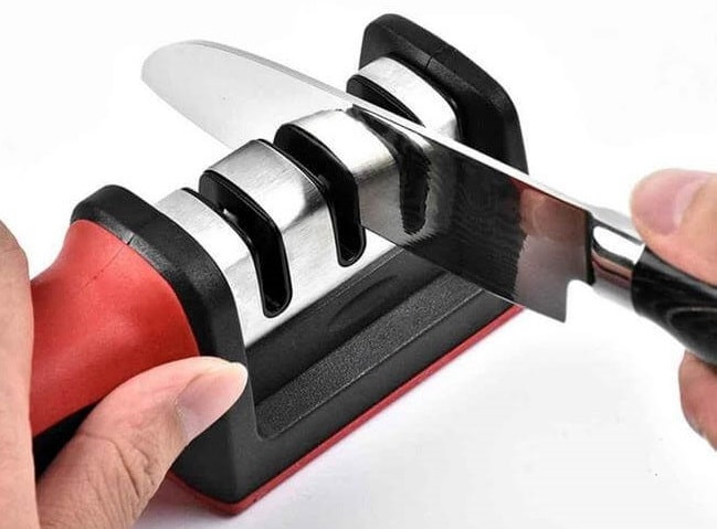 Dụng cụ mài dao, kéo 3 rãnh sắc bén Công Nghệ Nhật Bản Thiết Kế Nhỏ Gọn Có Tay Cầm Tiện Lợi sử dụng mọi vật dụng cắt nhà bếp