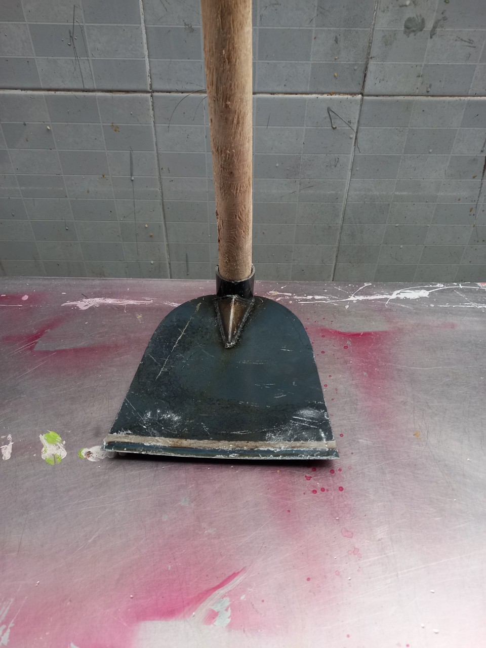 Cuốc Đào Đất Cán Bằng Gỗ Dài 100 CM Lưỡi Cuốc To