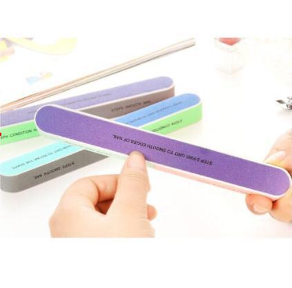 Que Dũa Móng Tay 6 Mặt Đánh Bóng Và Chà Nhám Tiện Dụng