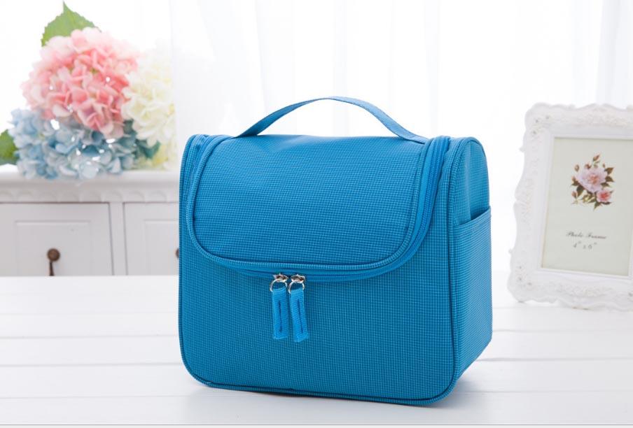Túi dựng mỹ phẩm xách tay Pouch