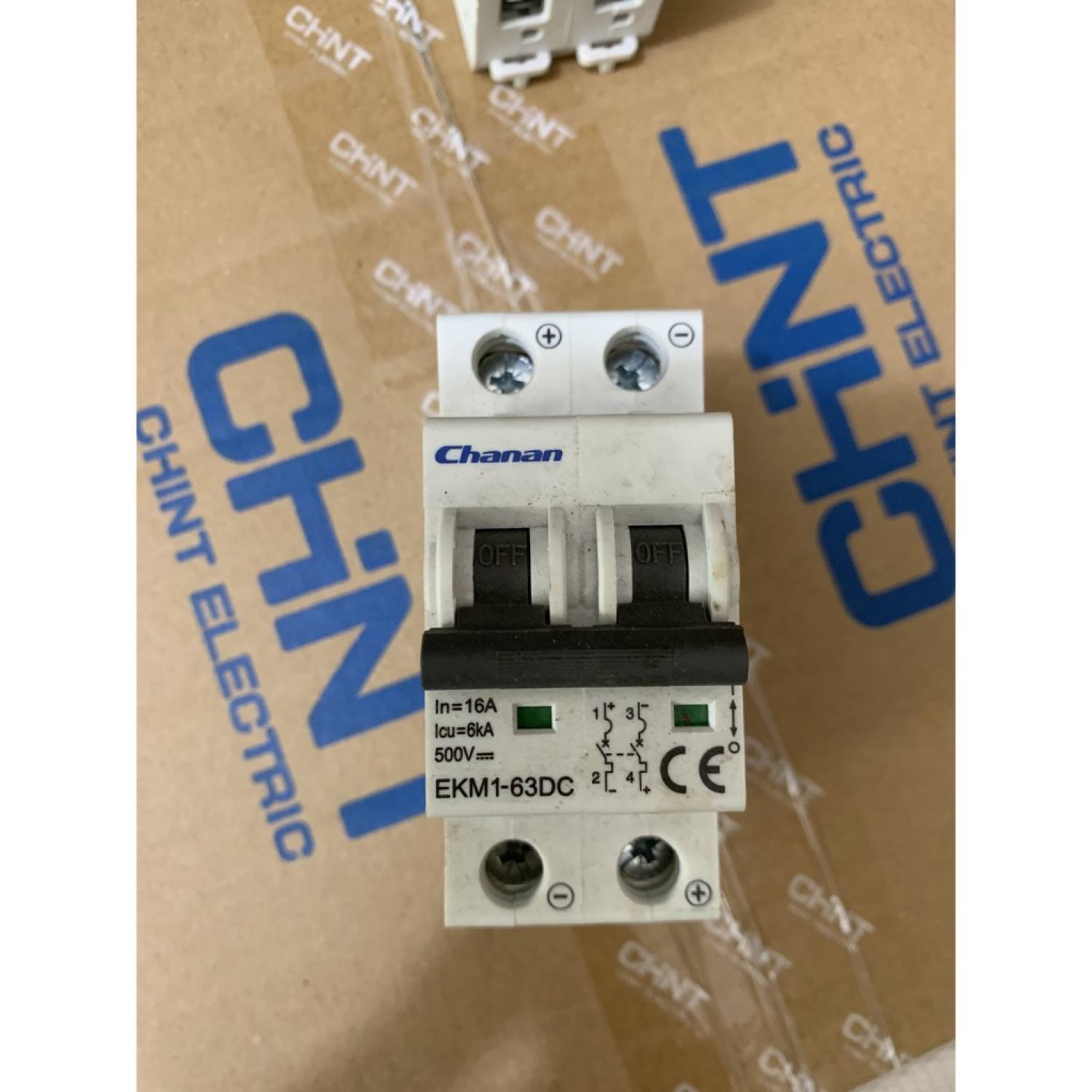 Atomat cài mcb ekm1 63s 2c