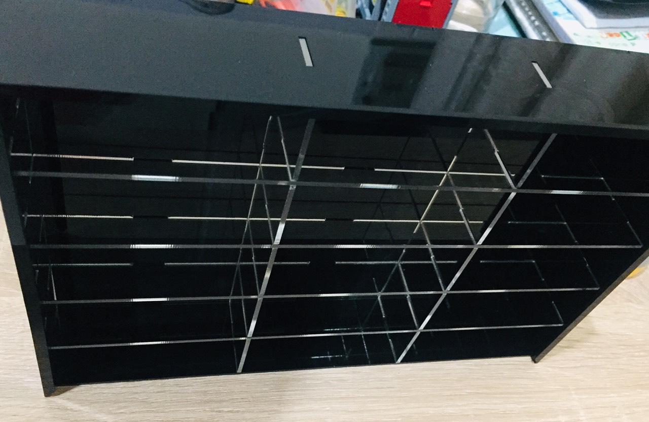 Kệ mica trưng bày xe mô hình 1/64