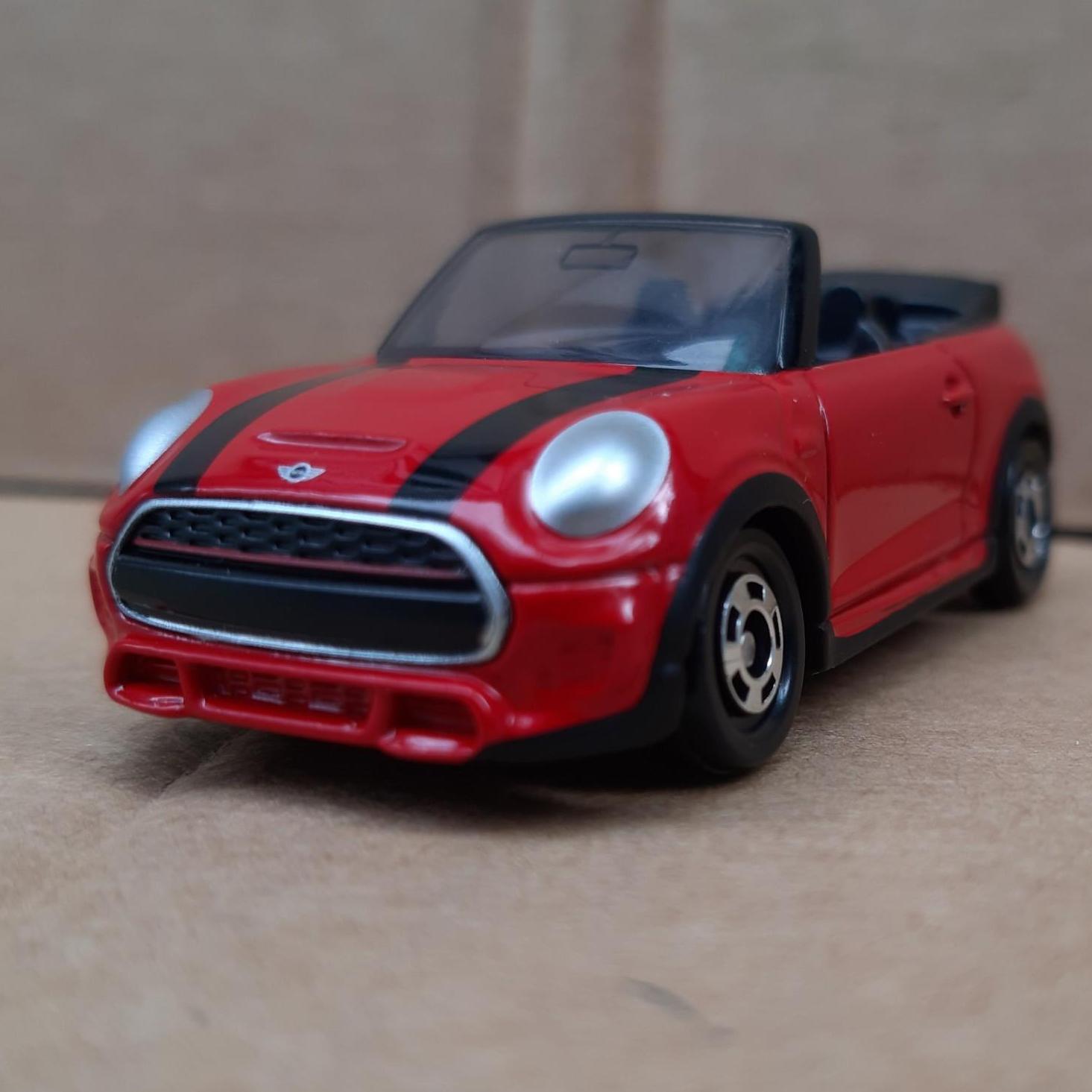 Xe mô hình Tomica - Xe Mini Cooper mui trần màu đỏ