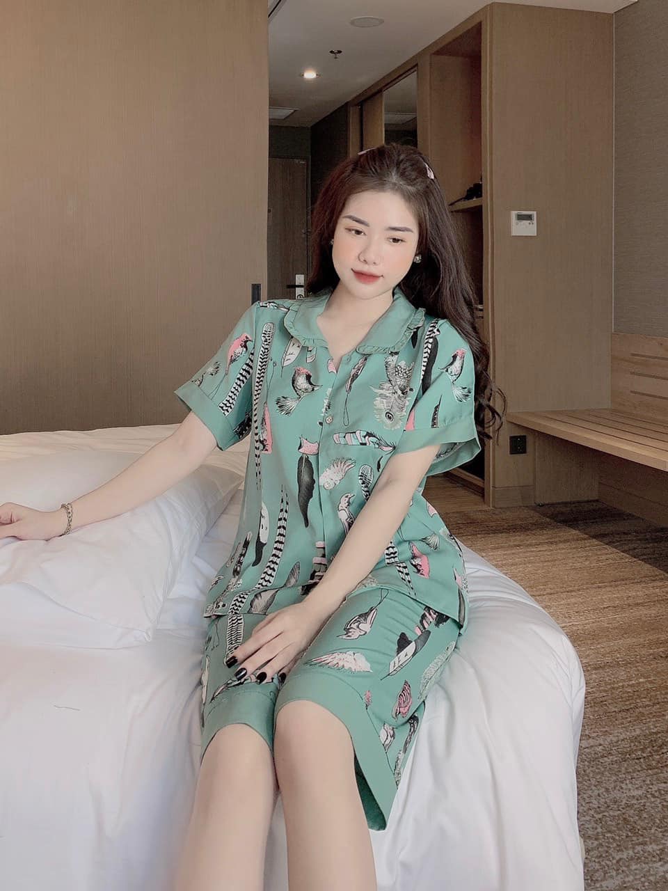 Đồ Pijama Lửng Cổ Bèo Chất Lụa Mango