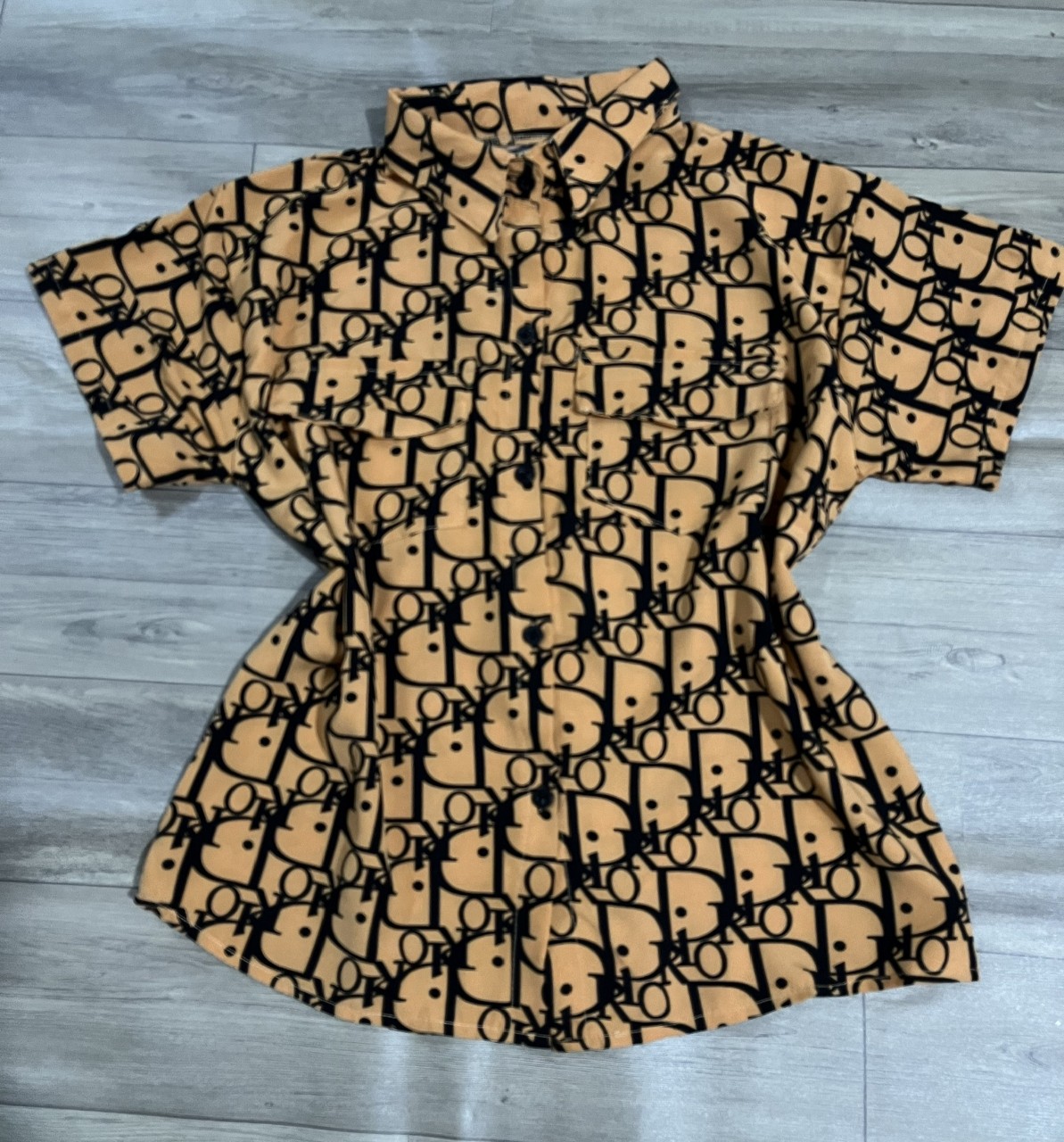 ÁO SƠ MI HỌA TIẾT CHỮ FORM DƯỚI 50 KG,ÁO SƠ MI TAY NGẮN ÁO SƠ MI TÚI HAI BÊN ÁO SƠ MI IN CHỮ ÁO SƠ MI ĐẸP GIÁ RẺ