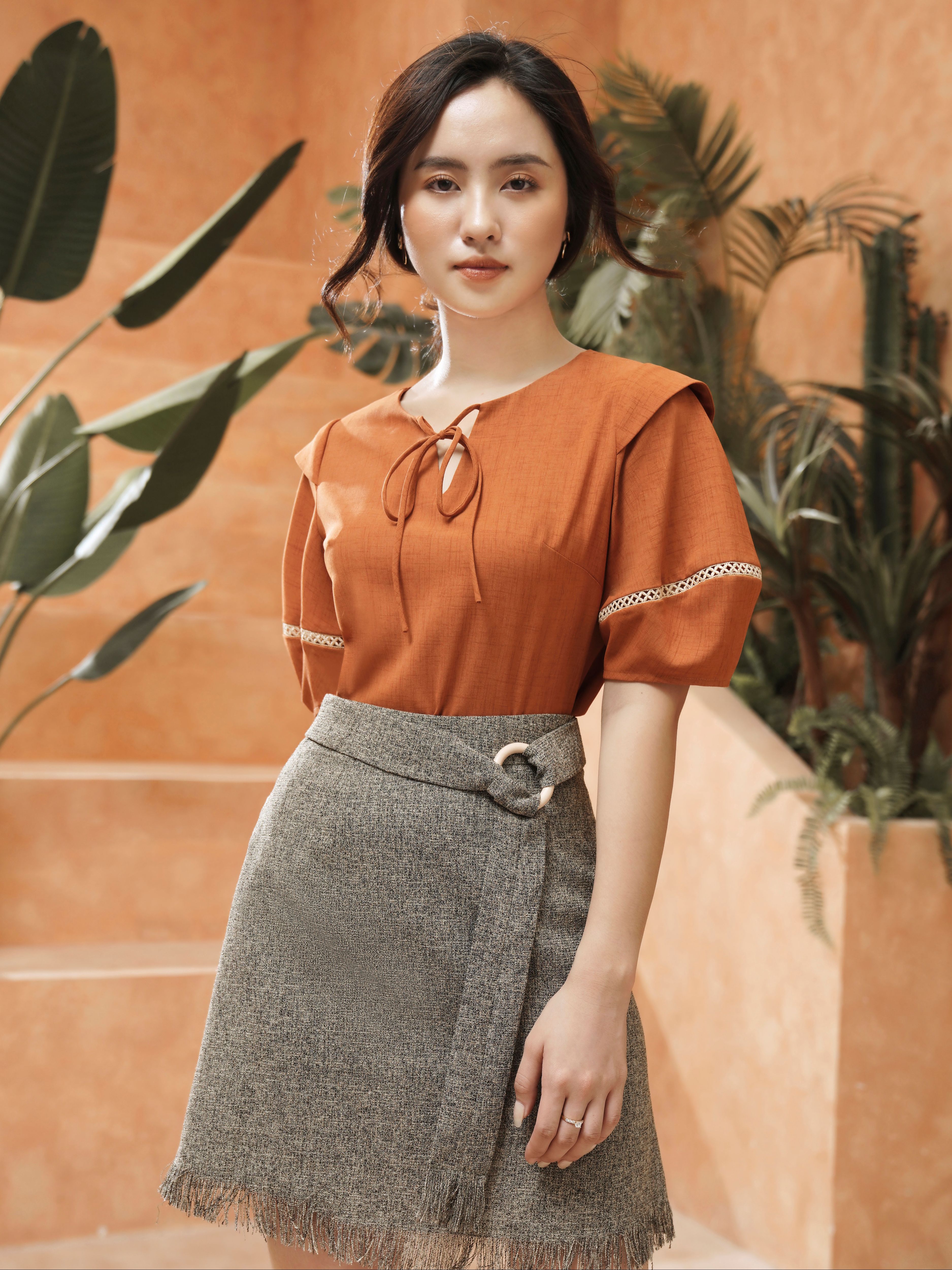 [Sale 20/07 - 31/07] Her 25 - Áo cổ mở tay bồng pha ren cam
