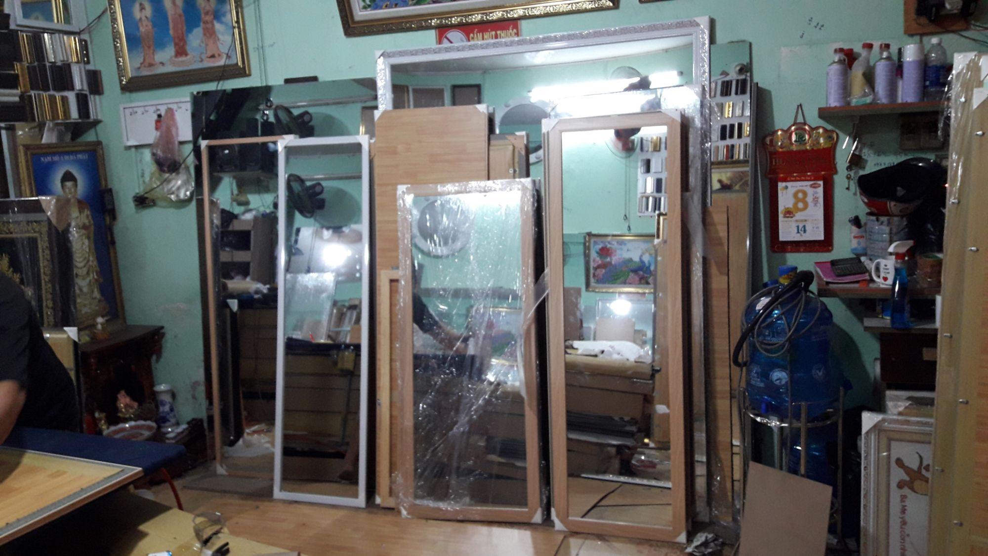 Gương soi toàn thân khung vân gỗ