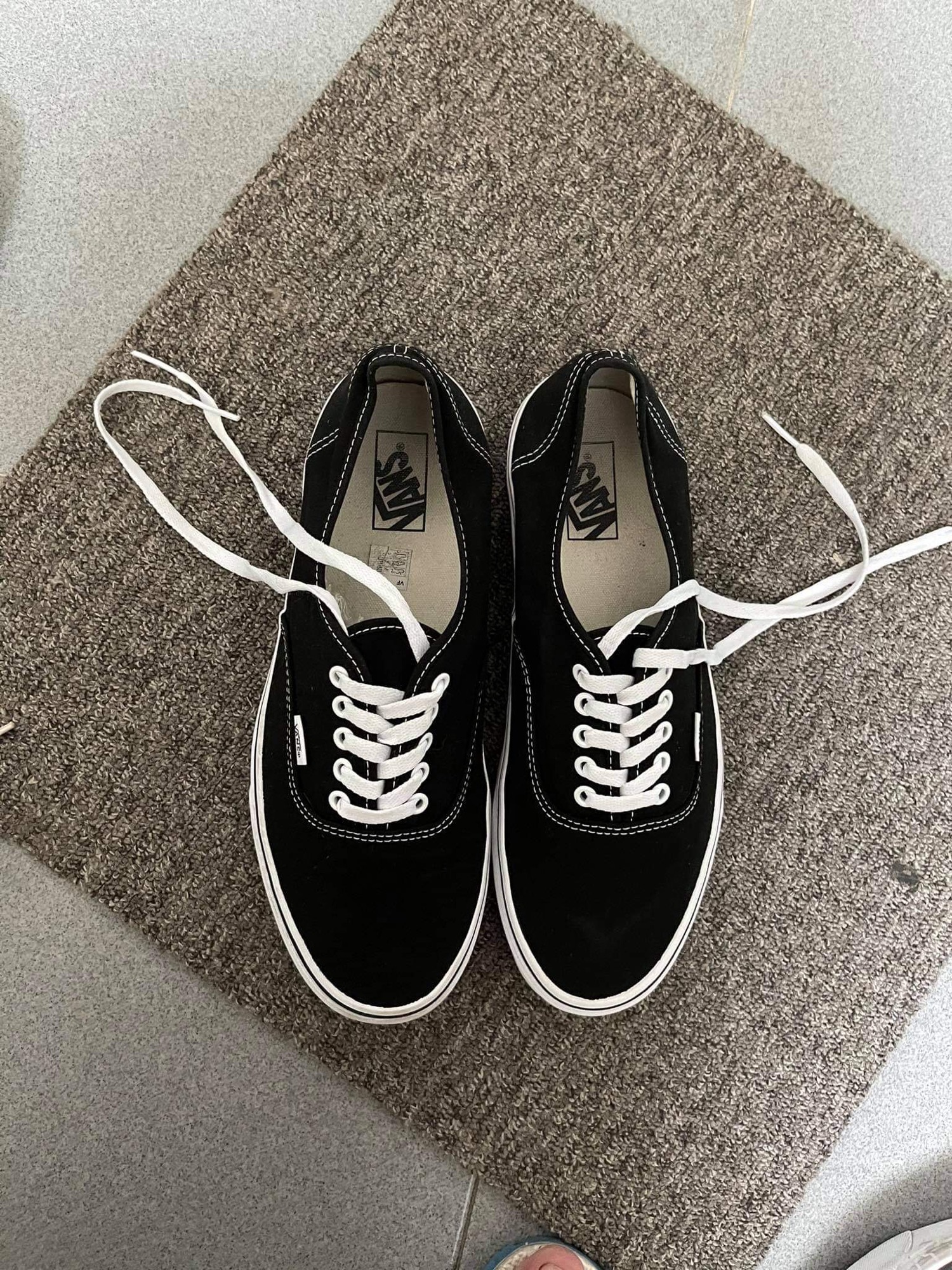Vans authentic black