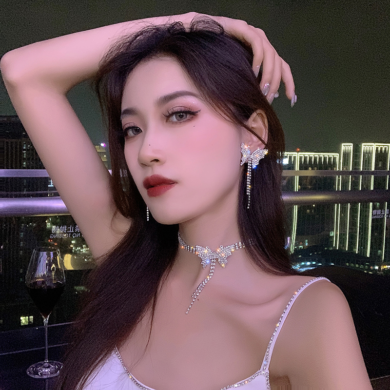 Vòng cổ bướm đính đá toàn bộ siêu chất VC92