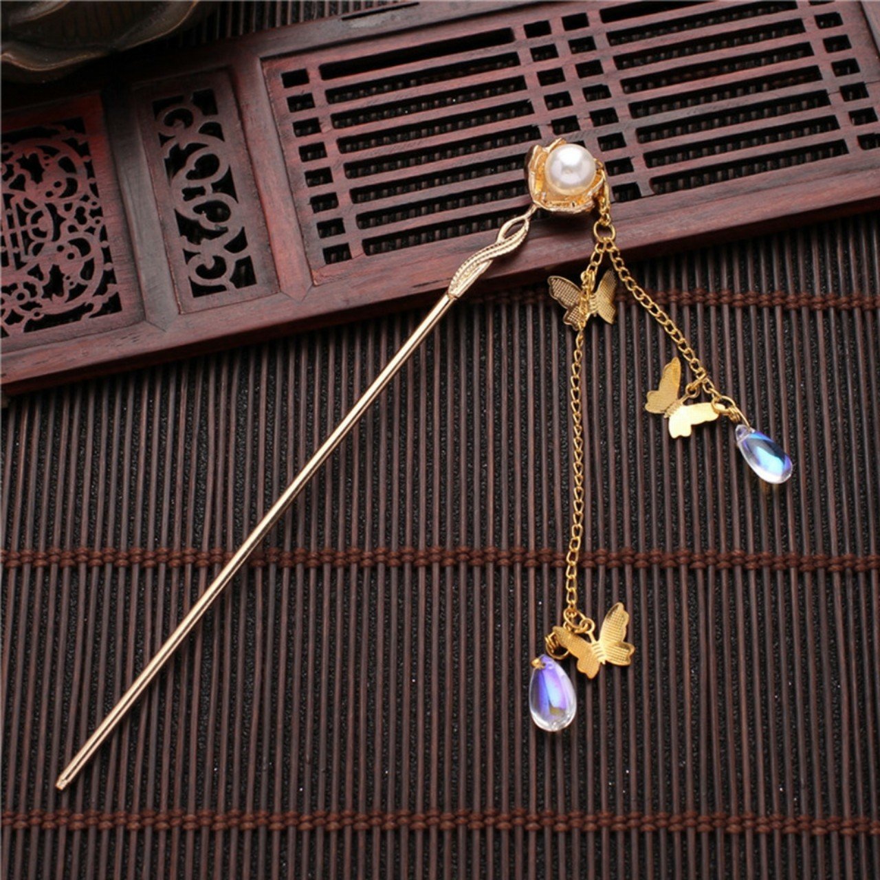 TRÂM ĐÔI CHIM & HOA NGỌC CÀI TÓC