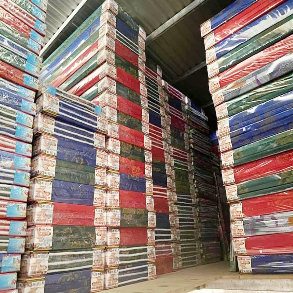 Nệm Bông Ép 1m8x1m95x5cm Gấp 3 Thoáng Mát Chắn Chắn, Gấp Gọn Dễ Di Chuyển( Giao Màu Ngẫu Nhiên )