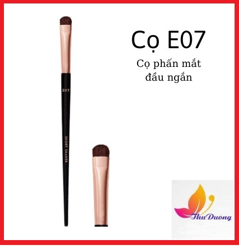 [HCM]Cọ Phấn Mắt Vacosi Ngắn E07