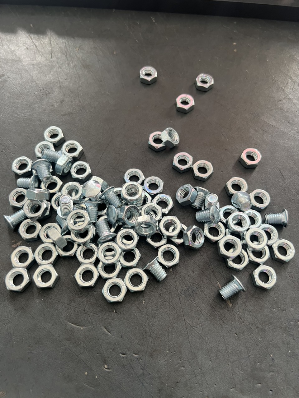 Combo( 20, 30, 40, 50, 60, 70, 80, 90 ) Ốc bắt kệ sắt V lỗ đa năng