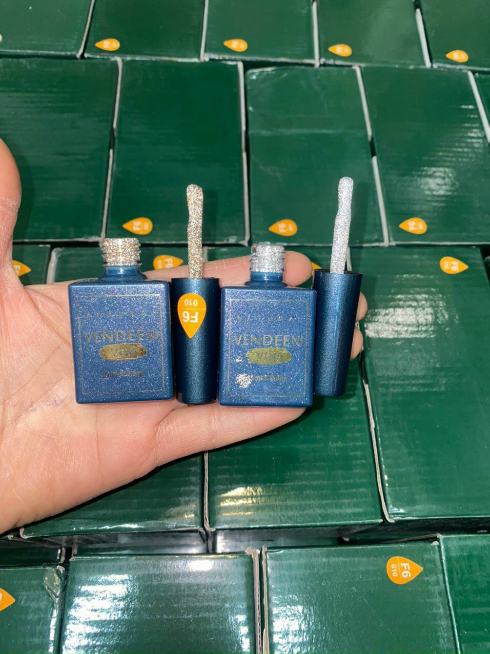 Sơn Gel Nhũ Flash Đen, Vàng, Bạc Vendeeni - Mini Nails