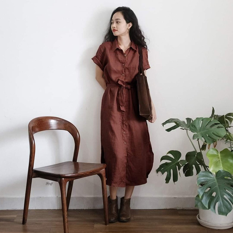 Uniqlo Vietnam - Đầm suông vải linen pha Còn gì thoải mái hơn một chiếc đầm  dáng dài và rộng nhưng thiết kế không làm mất đi phom dáng cơ thể. Nếu