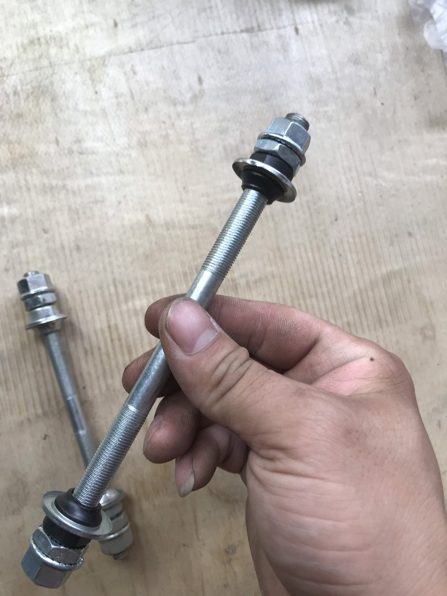 TRỤC SAU,TRỤC SAU XE ĐẠP THÔNG THƯỜNG