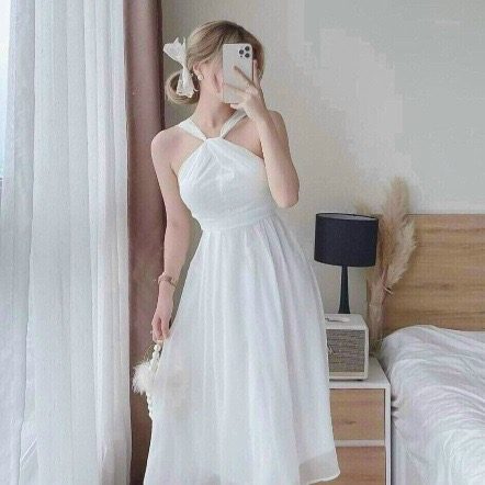 Đầm tiểu thư voan lụa cổ chéo dáng dài màu trắng