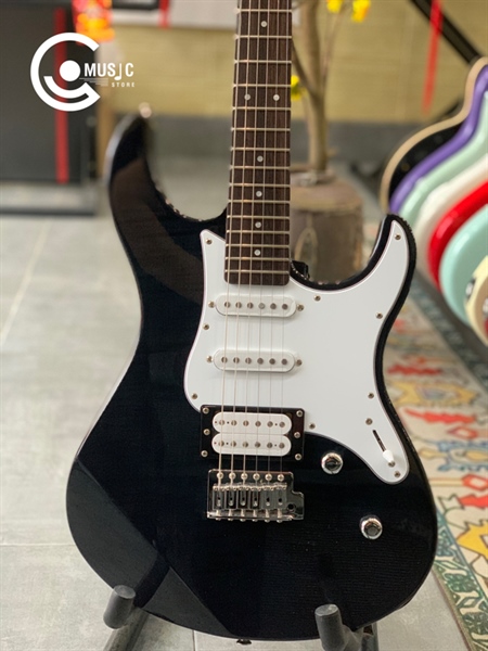 Đàn Guitar điện Yamaha Pacifica 212 VFM - Translucent Black (TBL)