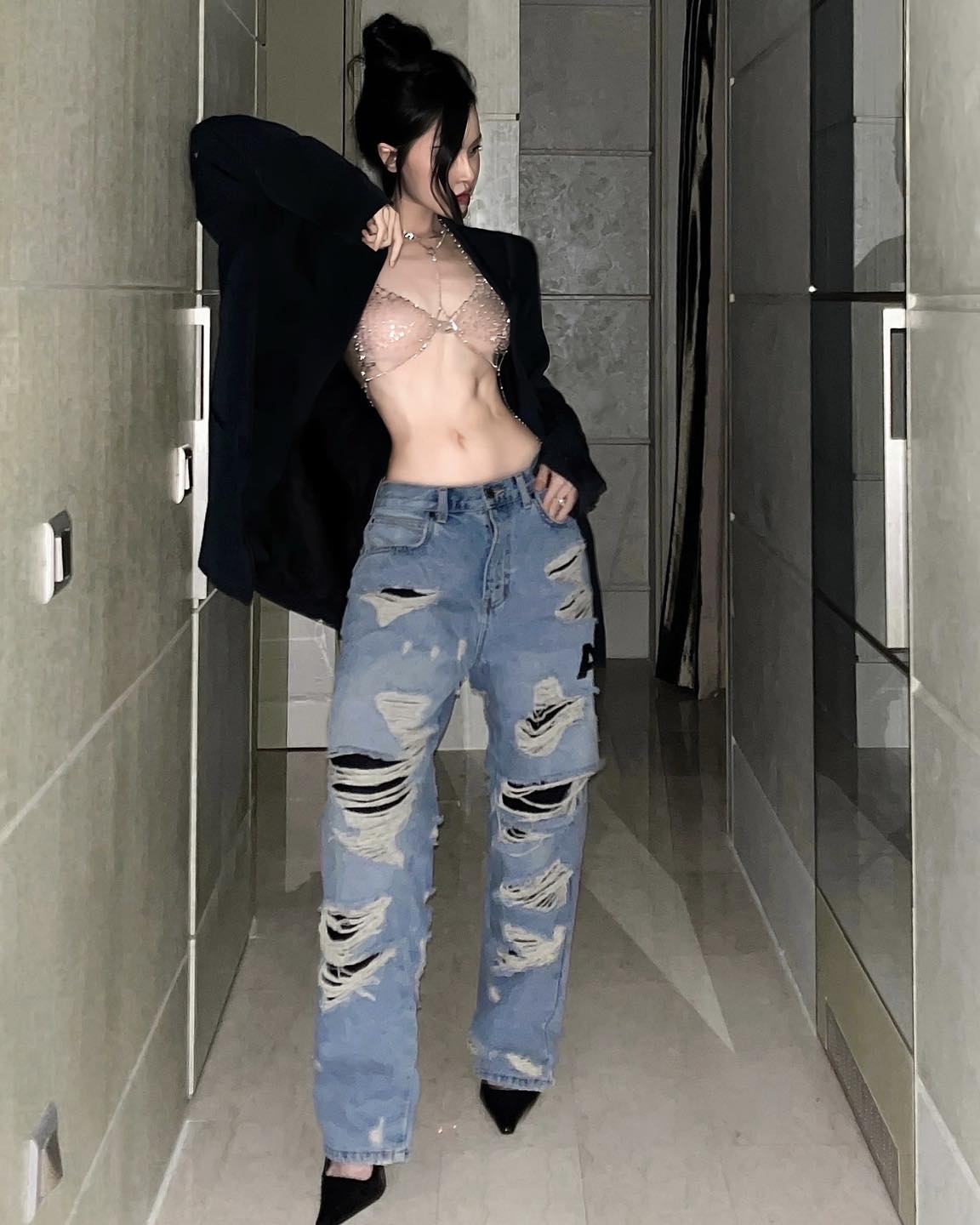 Quần jean Unisex Amand Kintsugi Distressed Jeans