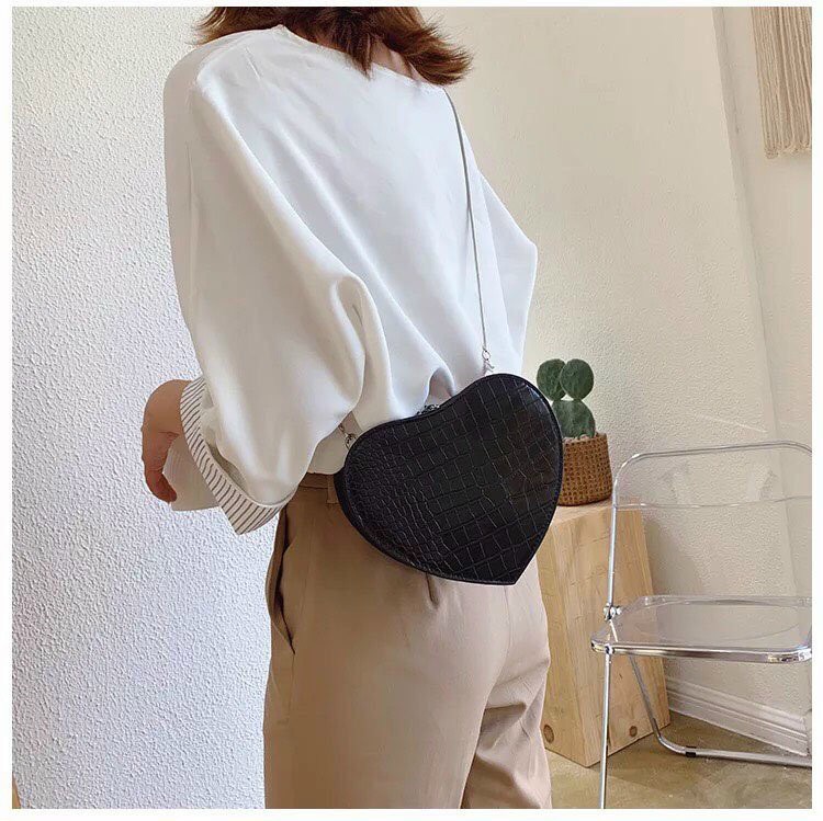 TÚI ĐEO CHÉO TRÁI TIM MINI DA RẮN CỰC ĐẸP-TUIG01 SP