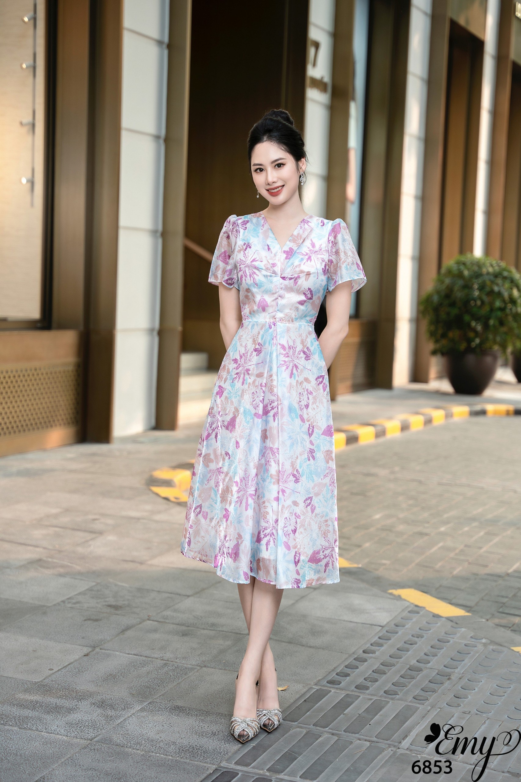 Đầm EMY EM6853 Xoè Tafta In Hoa