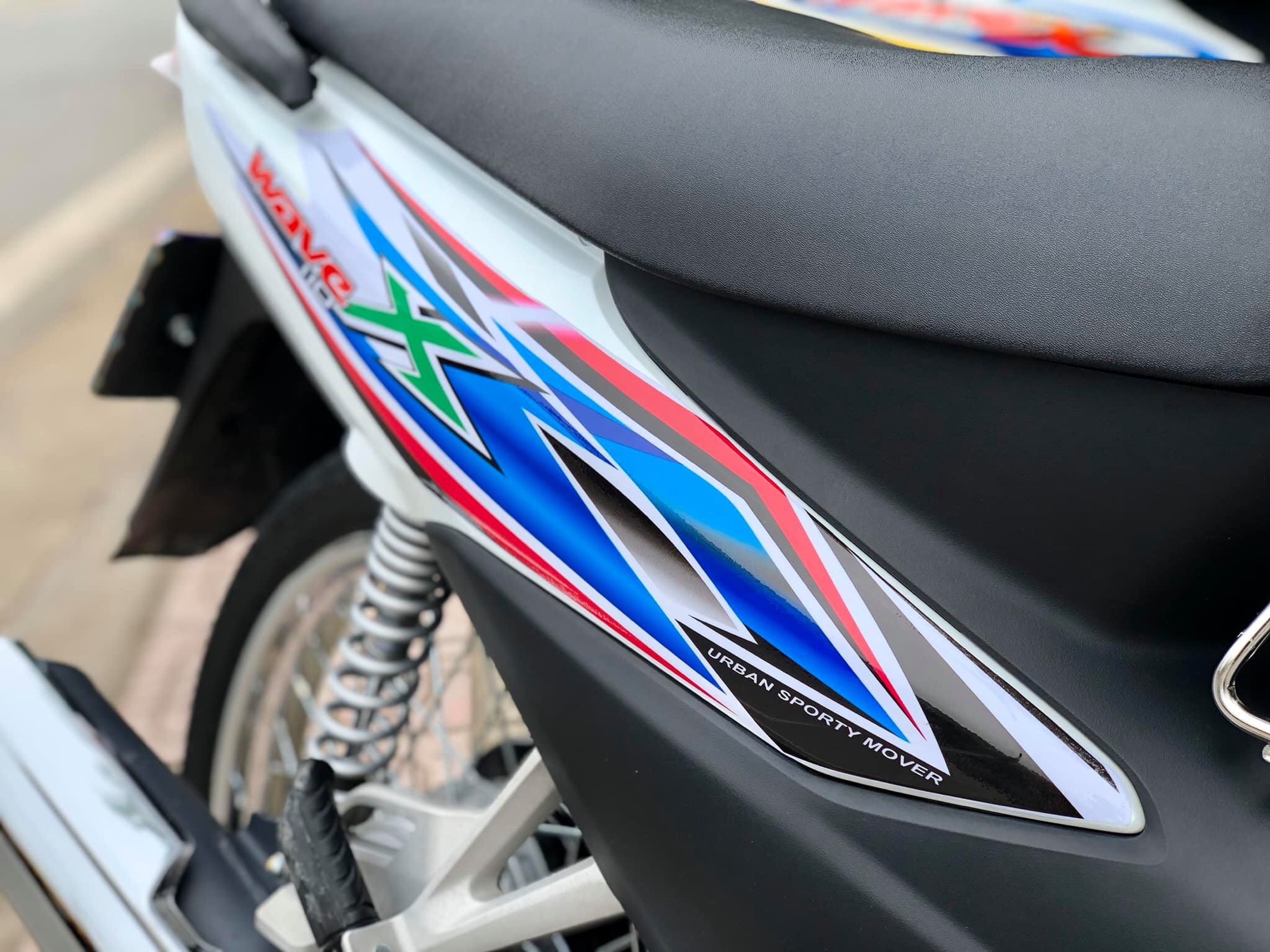 Tem rời wave chữ X 2017 đến 2019 dán xe trắng