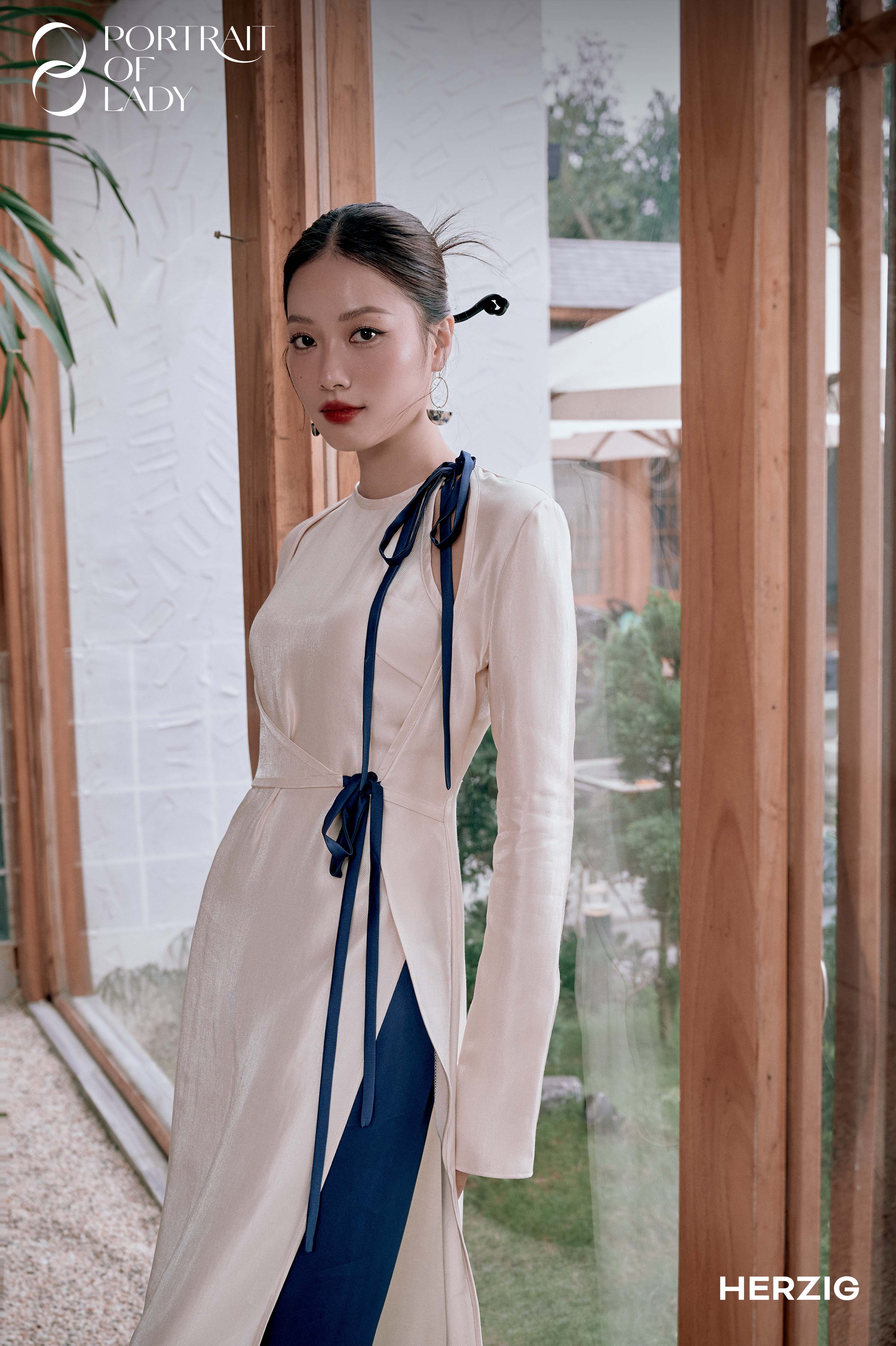 [HERZIG] Chân - Dung Áo dài thiết kế F319