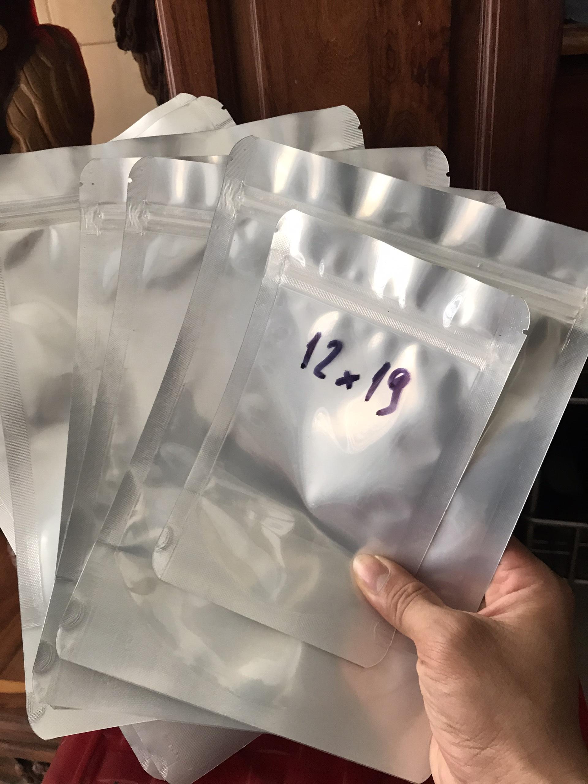 [HCM][Giá sỉ] TÚI ZIP BẠC 18X26cm (0.5KG TÚI ZIP 1 MẶT BẠC 1 MẶT TRONG) - nhieuthuhay88