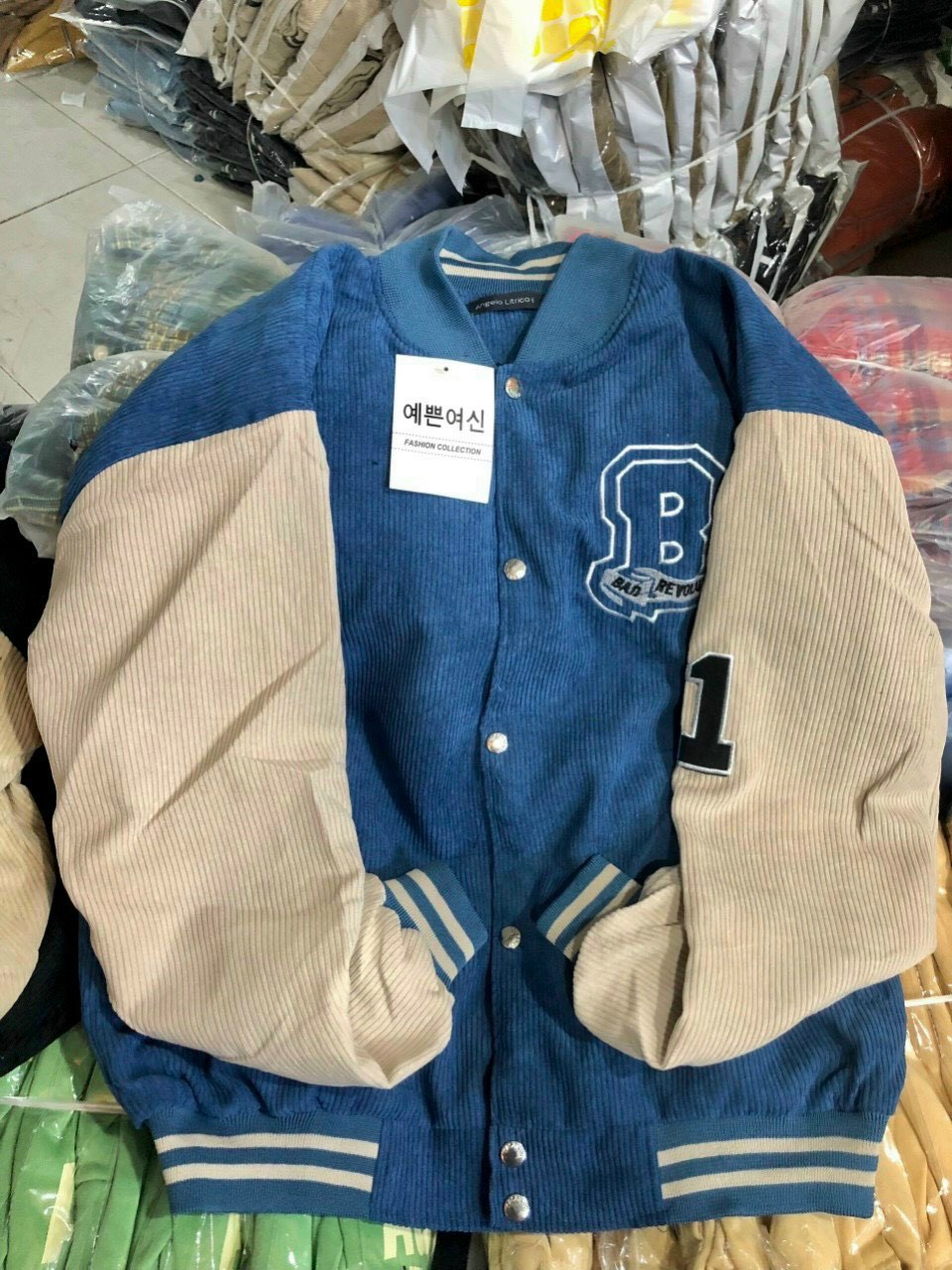 ÁO KHOÁC NHUNG (2 LỚP) THÊU CHỮ B PHỐI TAY SỐ 21 CỰC ĐỈNH