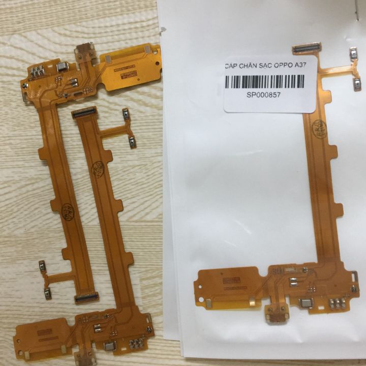 C&aacute;p ch&acirc;n sạc Oppo A37