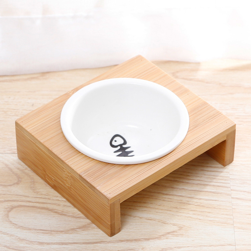 Bát sứ đế gỗ hình con cá cho chó mèo