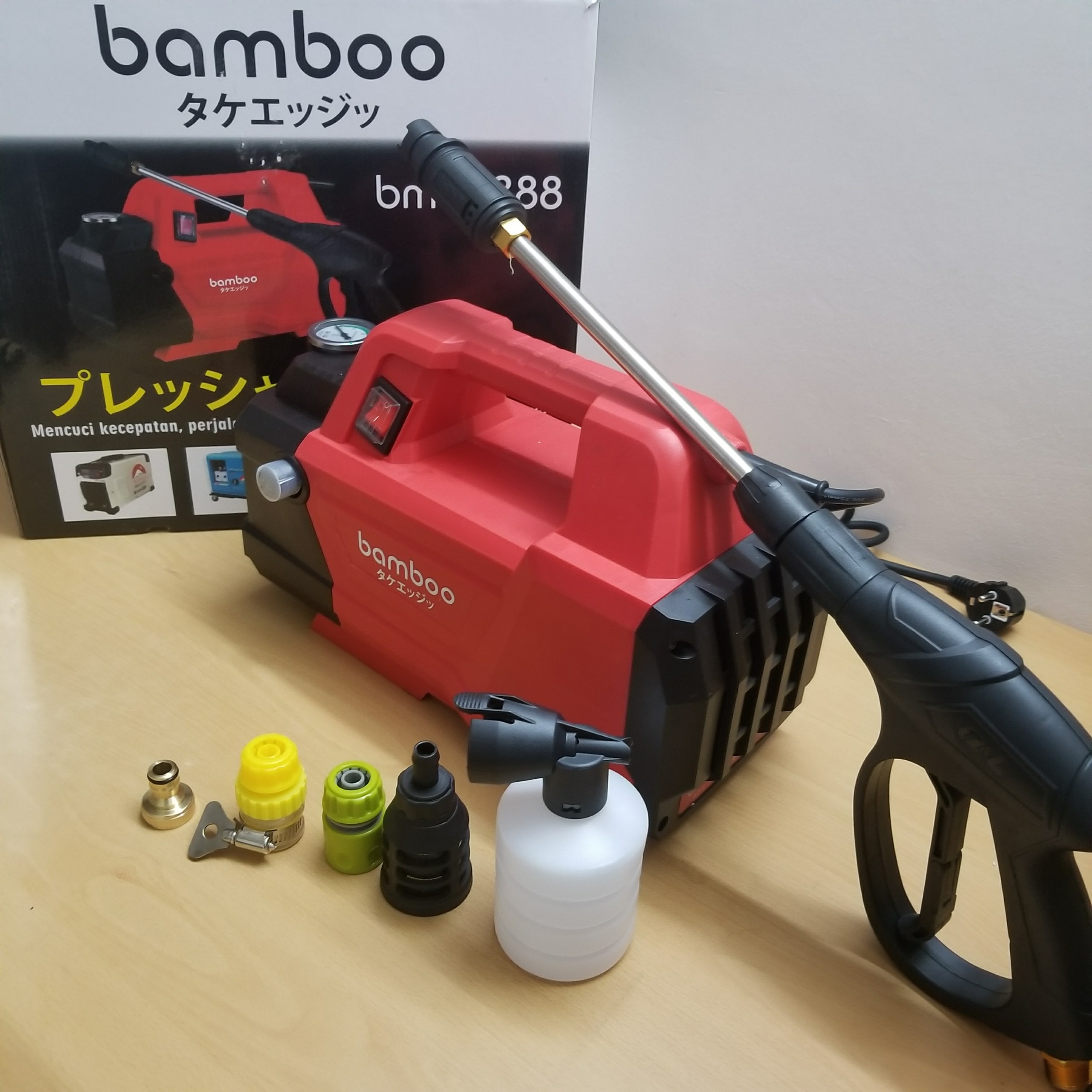 Máy Rửa Xe 2000W Bamboo 8888