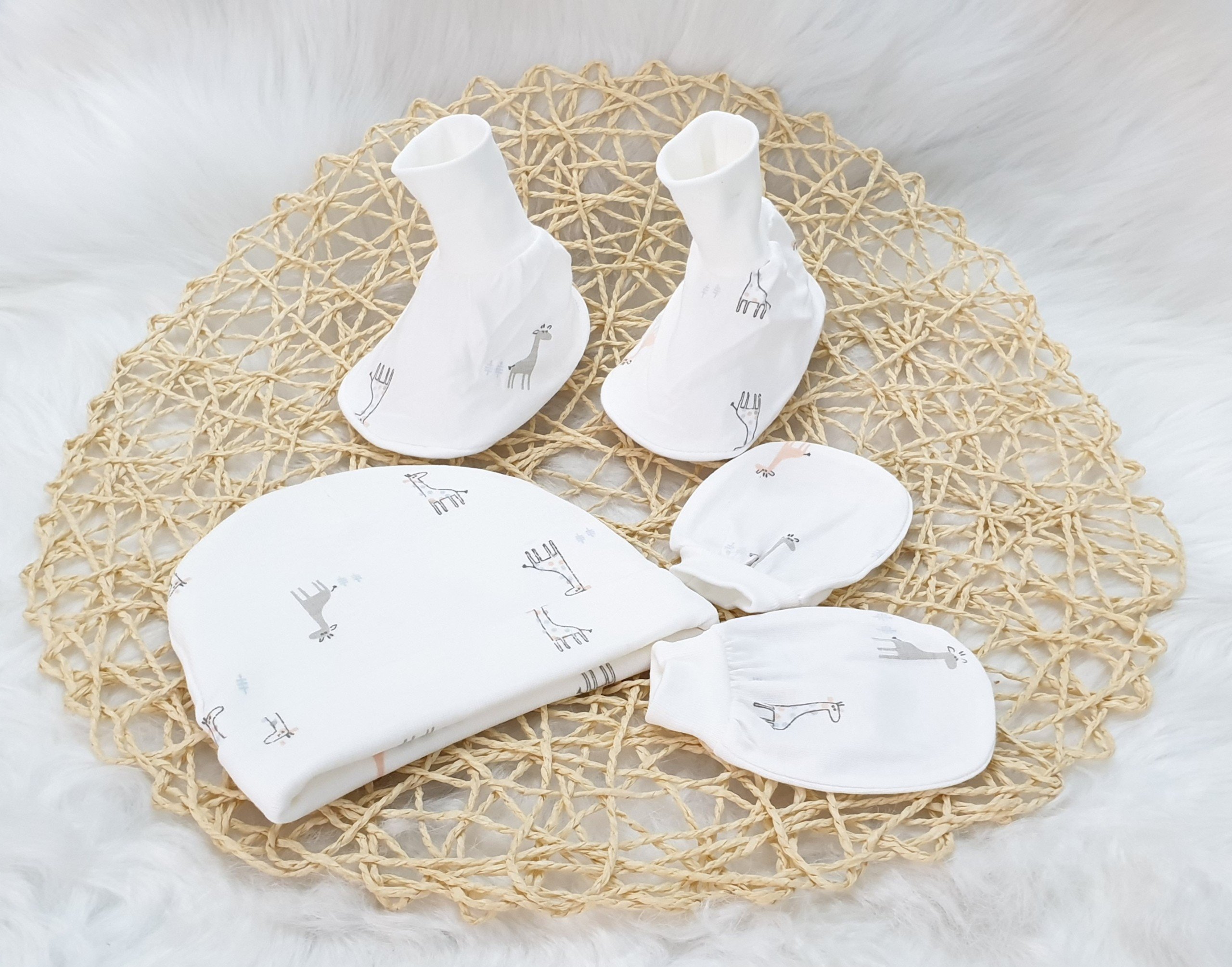 Set nón bao tay chân sơ sinh Cun con