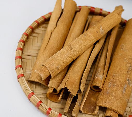 Quế thanh khô cạo vỏ - nguyên vỏ