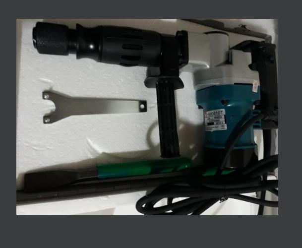 MÁY ĐỤC MAKITA-HM0810