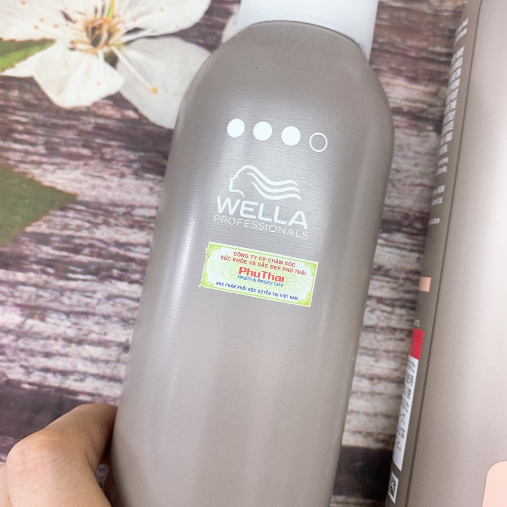 Bọt tạo độ phồng cho tóc Wella EIMI Extra Volume 300ml