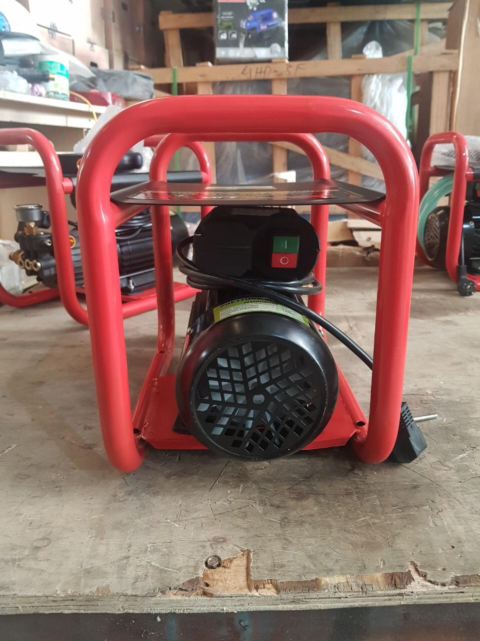 máy rửa xe đa năng 2000W JM - vòi xịt rửa xe