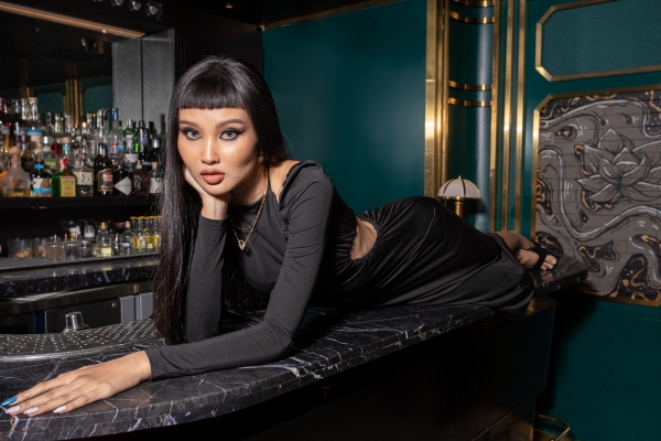 Đầm Midi Cách Điệu Vai Tory Daphale