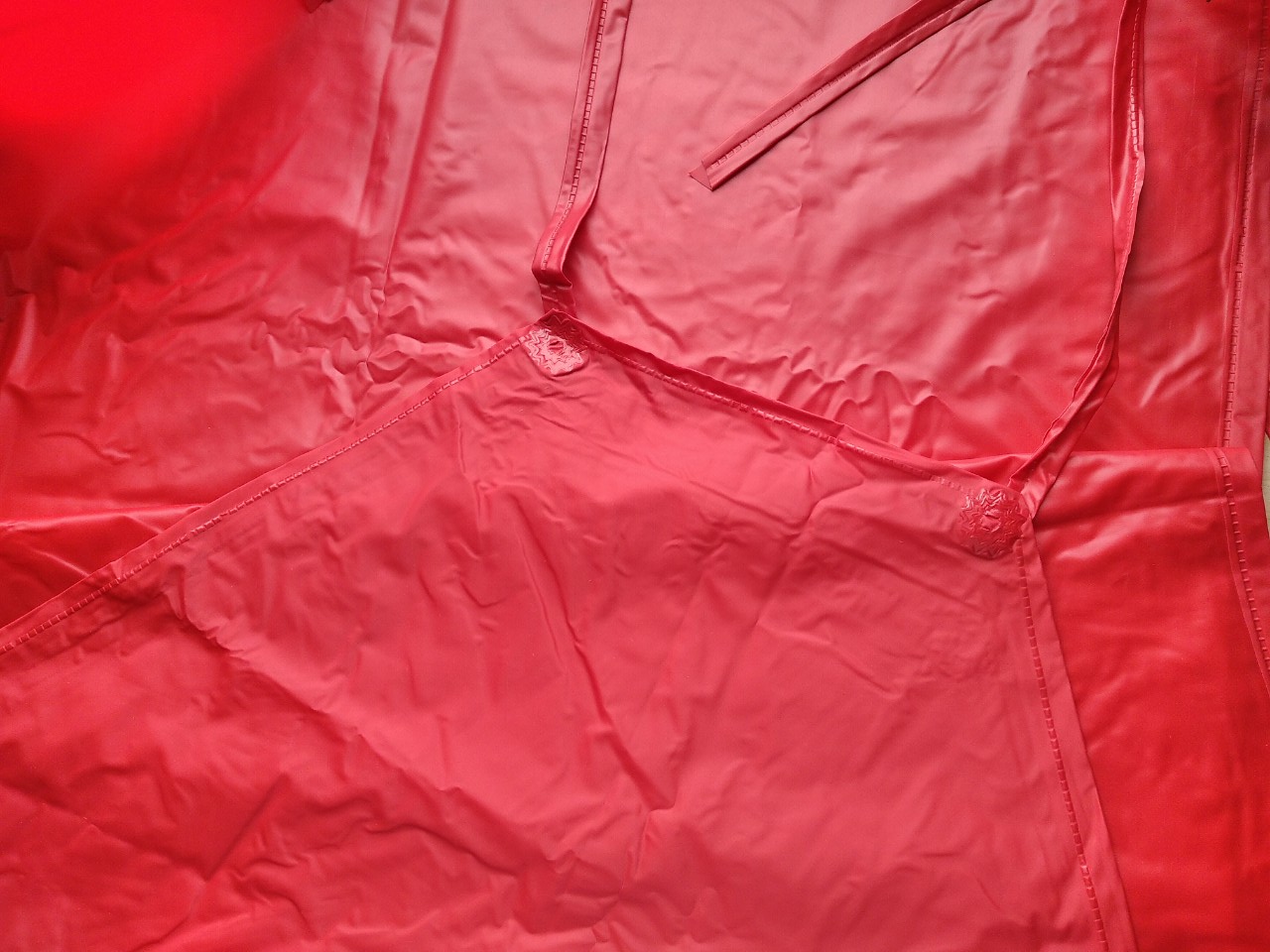 WATERPROOF PLASTIC APRON (Can be reused many times) - Red