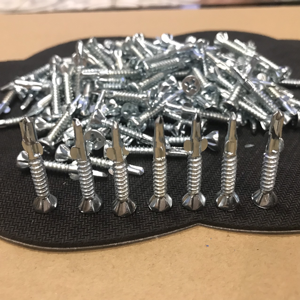 VÍT SÀN TỰ KHOAN CÓ CÁNH 3CM VÀ 4CM